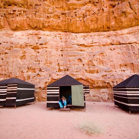 Wadi Rum Fire Camp Hotel Exterior photo